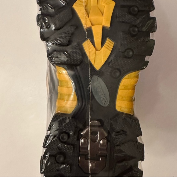 NWT Littleplum Boys Waterproof Snow Boots with Crampons - Picture 8 of 8